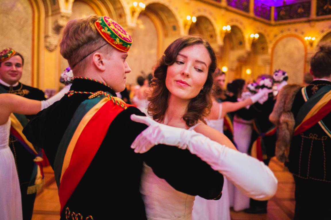 Violette Redoute - Maskenball - Darf ich bitten?